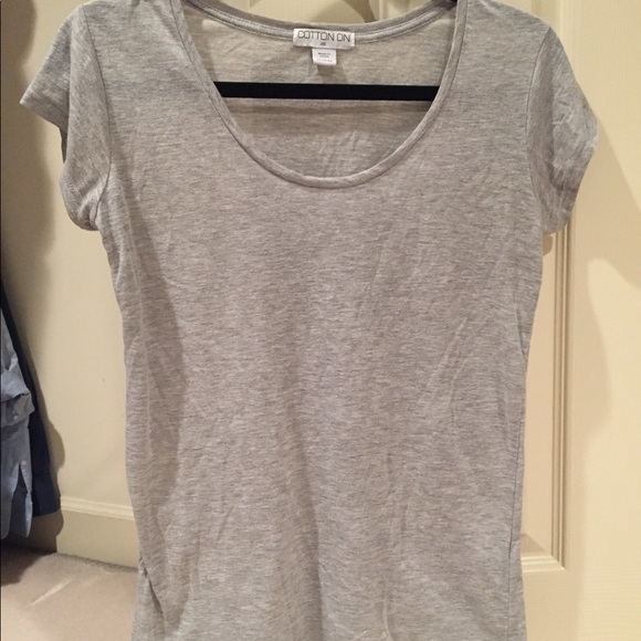 Gray t shirt - Picture 2 of 3